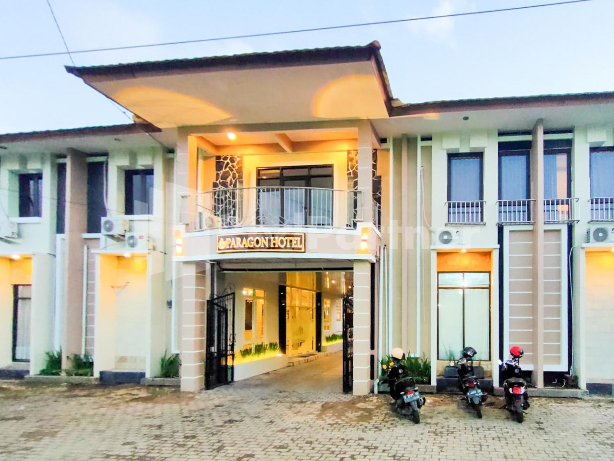 The Paragon Hotel Cilacap Redpartner מראה חיצוני תמונה