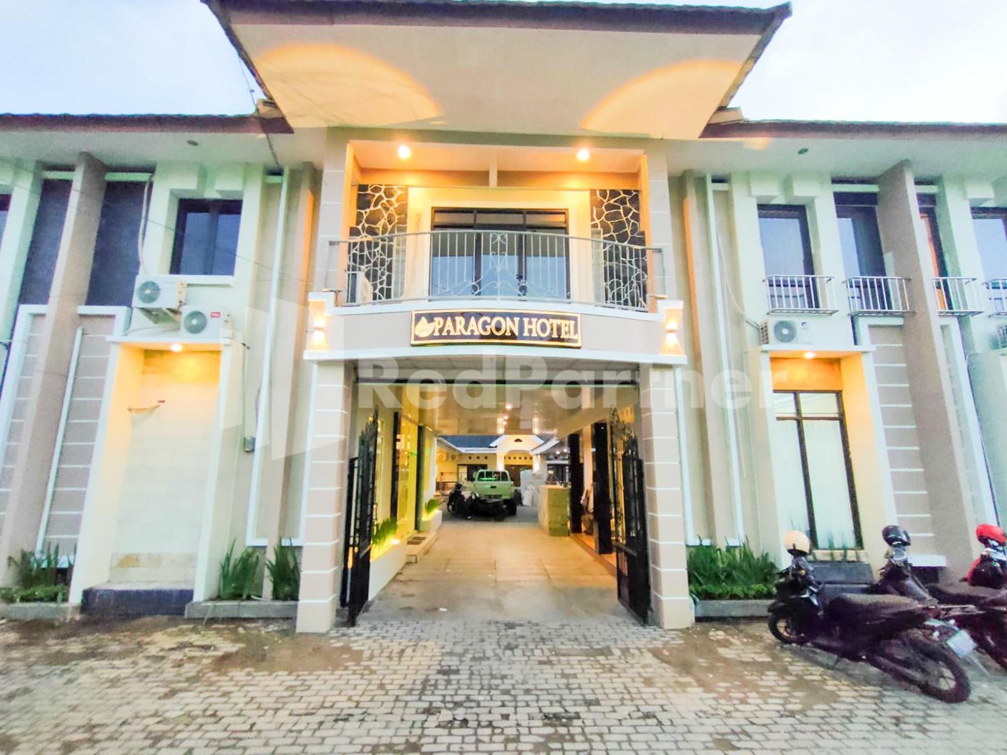 The Paragon Hotel Cilacap Redpartner מראה חיצוני תמונה