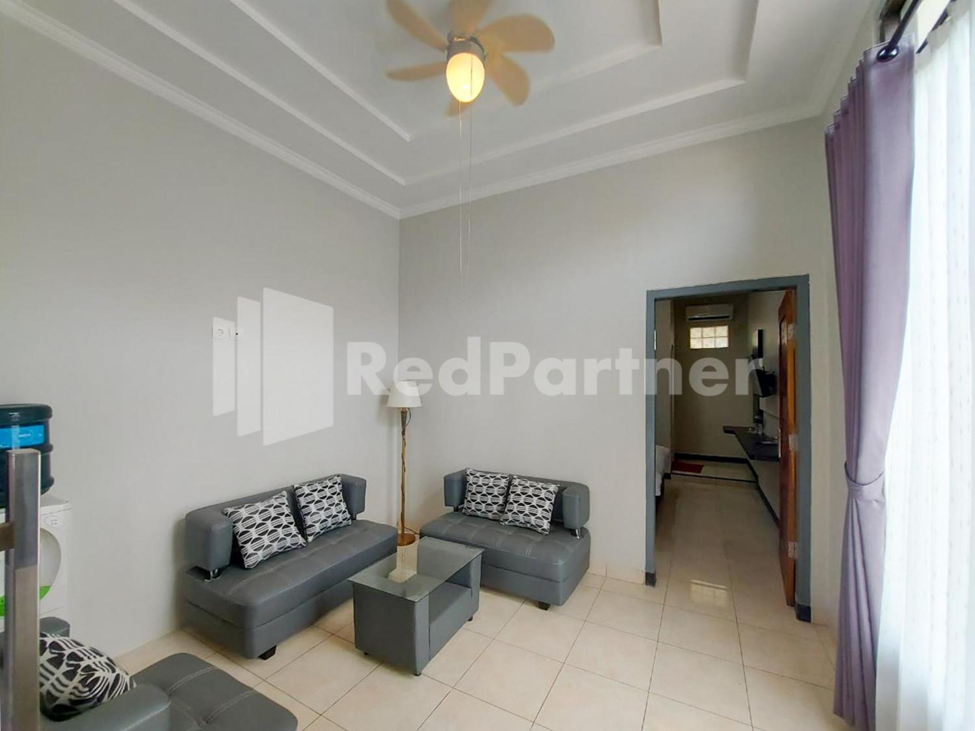 The Paragon Hotel Cilacap Redpartner מראה חיצוני תמונה